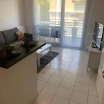 Agreable 2 Pieces Climatise Parking Gratuit *