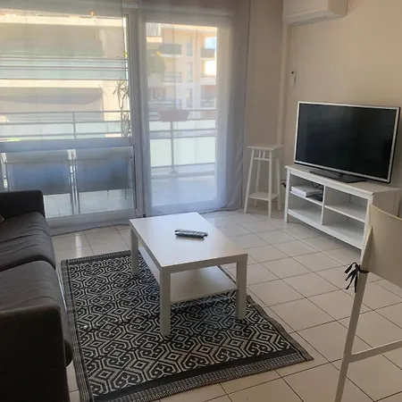 Apartment Agreable 2 Pieces Climatise Parking Gratuit *