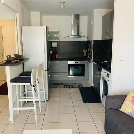 Agreable 2 Pieces Climatise Parking Gratuit Apartment